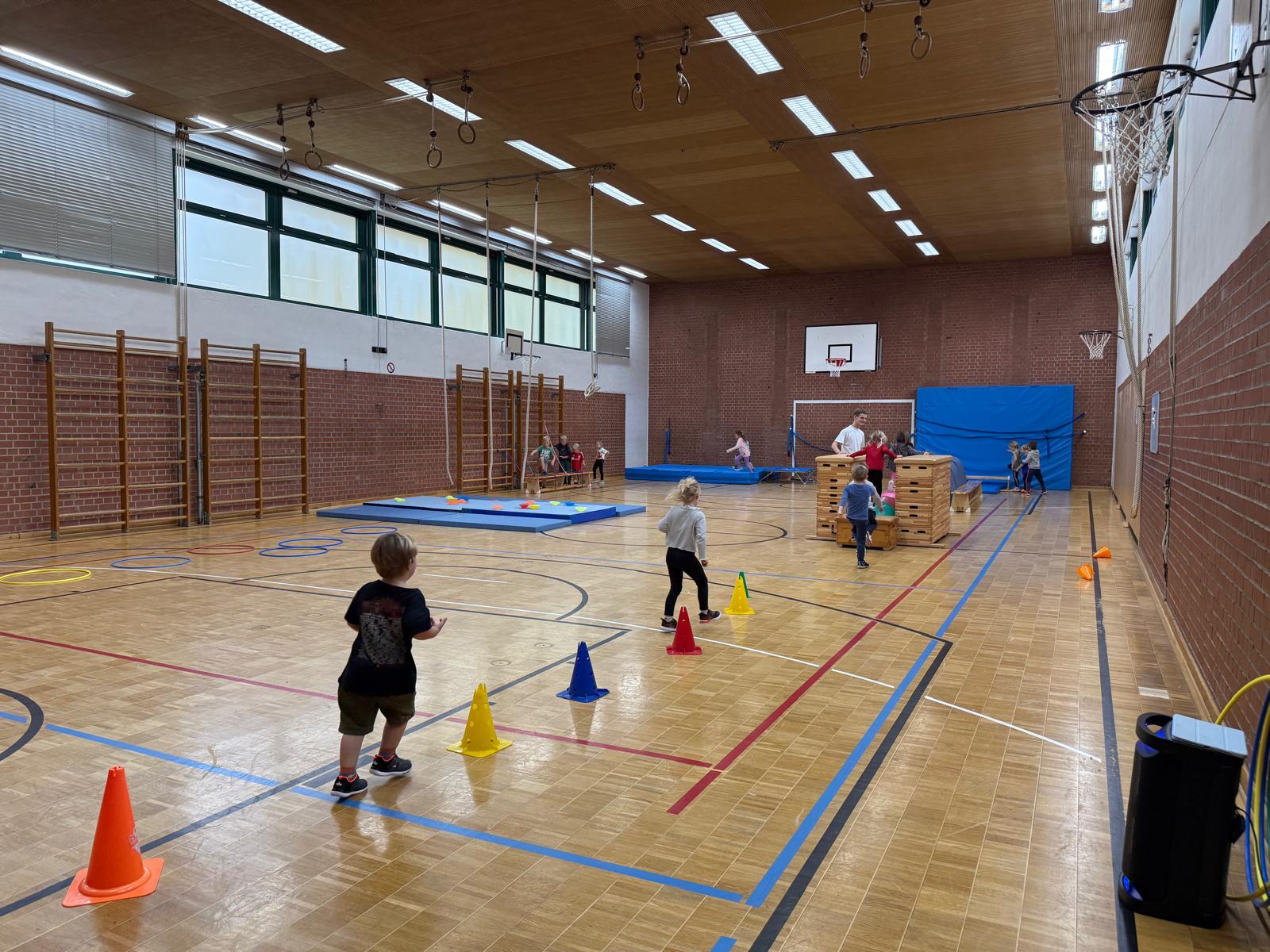 Bewegungsspaß pur: Neuer Kinderturn-Kurs begeistert in kürzester Zeit